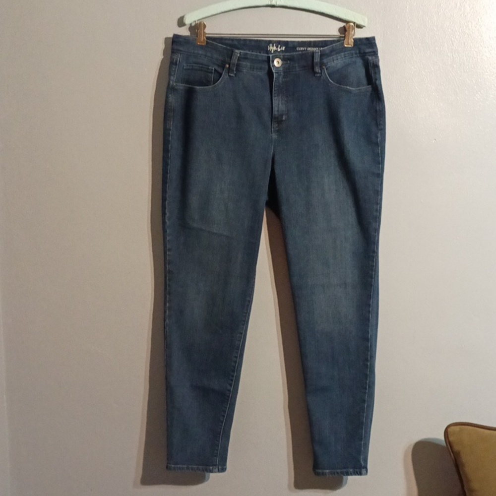 Style & CO.  Curvey Skinny leg blue denim jeans size 14